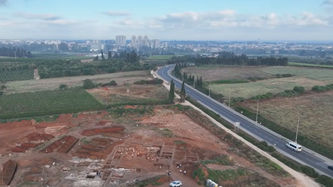 dva kipa preteklost zgodovina arheologija izrael najdba odkritje grcija sparta delavci zeleznica