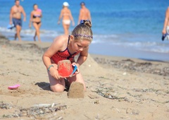 Kopalci na plaži v Črni gori niso mogli verjeti, kaj se je pojavilo v plitvini