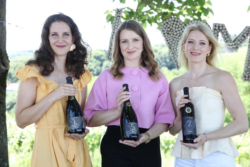 Darija Peček Puklavec Family Wines Simona Česen podkast vino Iz trte izlito