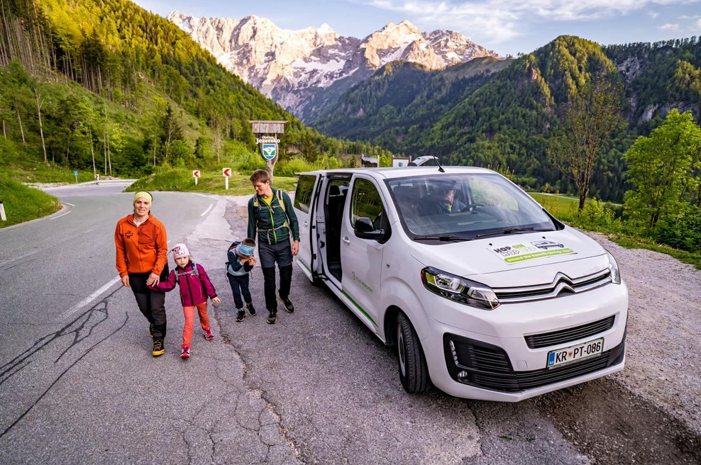 Poletje brez avtomobila: priljubljena turistična linija po naših alpskih dolinah letos z veliko novostjo (foto: Visti Kamniško-)