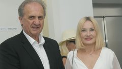 
                                                         Ivan Simic Tanja Ribic Crystal estetski center