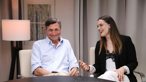 Borut Pahor v novem podkastu Mladim se govori o mladosti, pričakovanjih in vztrajnosti: "Mlada oseba ima dolžnost, da pobegne iz udobja"