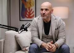 Branko Čakarmiš v podkastu Neobremenjeno: “Bolj me skrbi za našo naravno inteligenco kot za umetno”