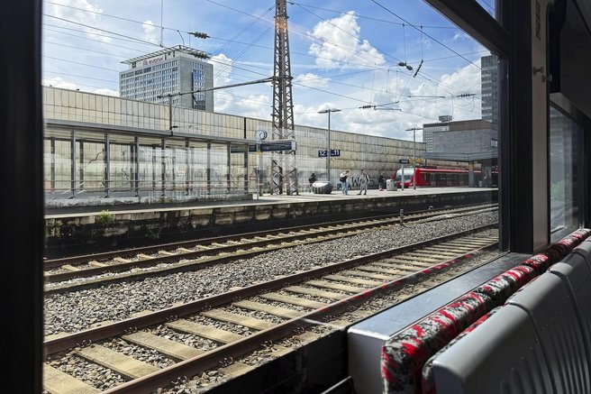 Bizaren incident na vlaku: razlog za nenačrtovan postanek vas bo nasmejal do solz