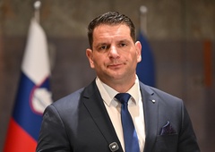 Pregrešno drago darilo Zoranu Stevanoviću: le kdo si ne želi prijateljev, ki si lahko privoščijo to