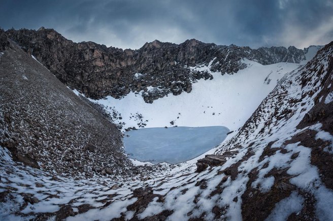 Roopkund himalaja indija jezero kosti ostanki kreta grcija trupla okostja skrivnost zgodovina preteklost clovestvo