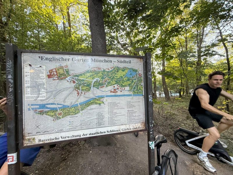 Munchen Englischer Garten park