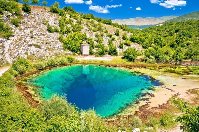 Cetina reka izvir oko zemlje zmajevo oko