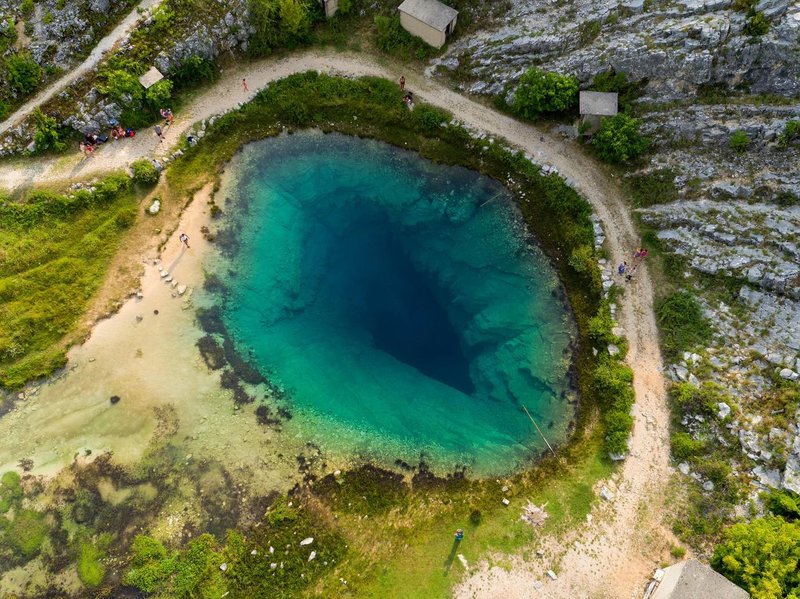 Cetina reka izvir oko zemlje zmajevo oko