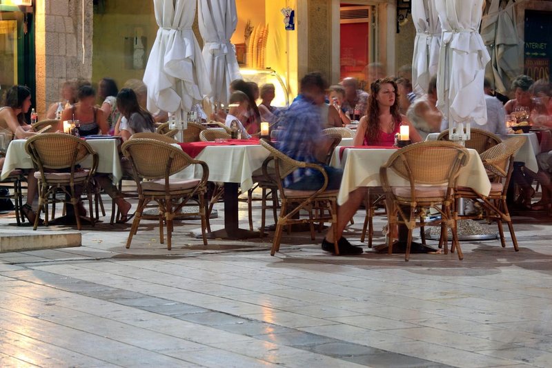Hrvati norijo zaradi turistov: kar se dogaja v tem mestu, je preseglo vse meje dobrega okusa