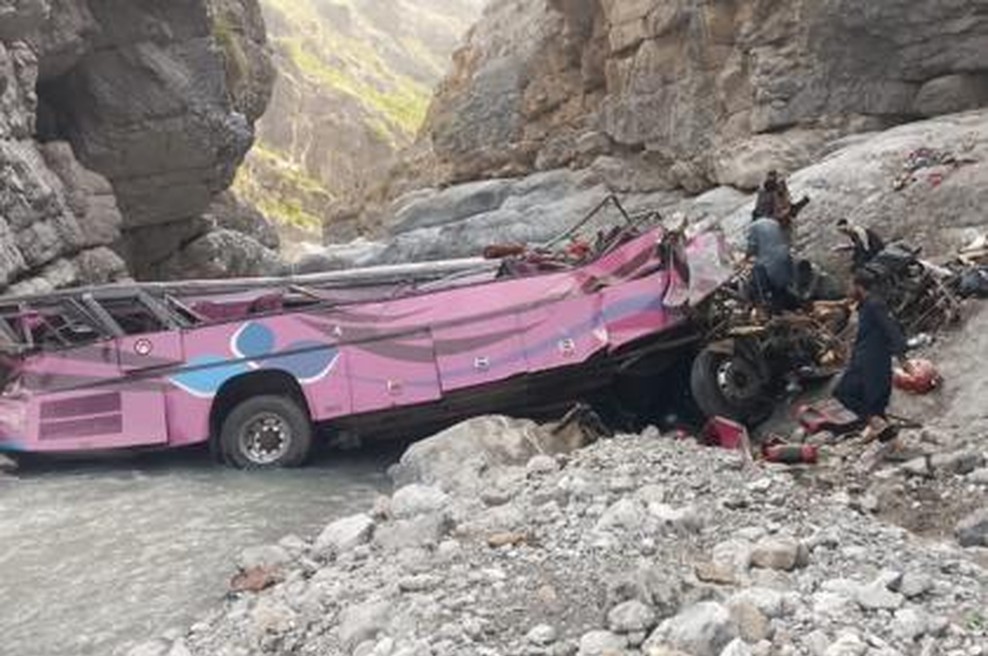 Avtobus zapeljal v globok prepad: umrlo 40 ljudi, trije se še borijo za življenje (foto: X/BRICS_live)