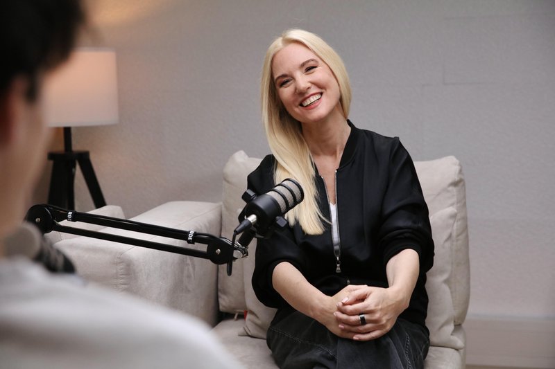 Suzana Lovec v podkastu Neobremenjeno: "Demokracija ne sloni na resničnostnih šovih"