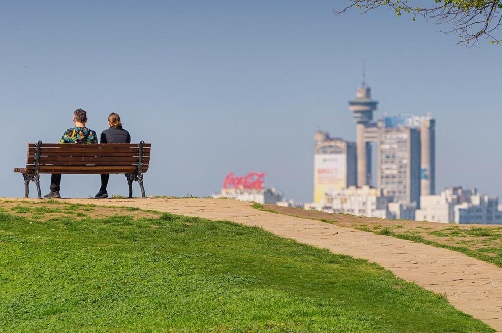 Nekoč najbolj razvpiti jugoslovanski nebotičnik danes privablja množice turistov: kakšna ikona! (foto: Profimedia)