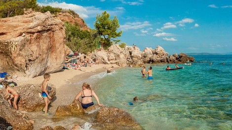Hrvaska morje plaza turizem turisti
