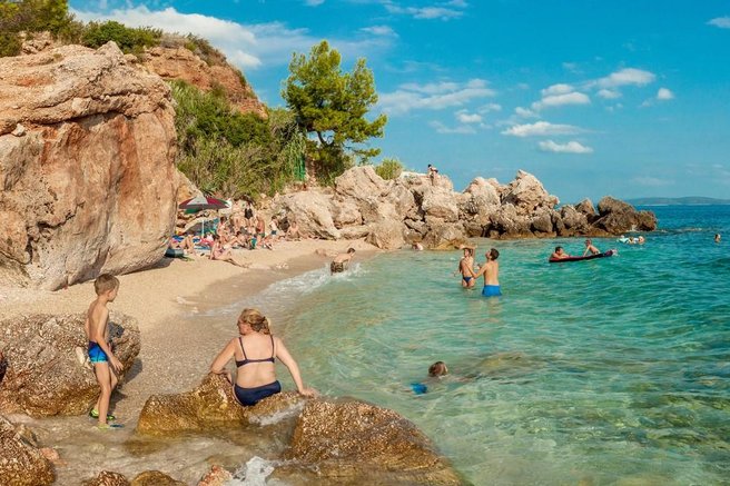 Hrvaska morje plaza turizem turisti