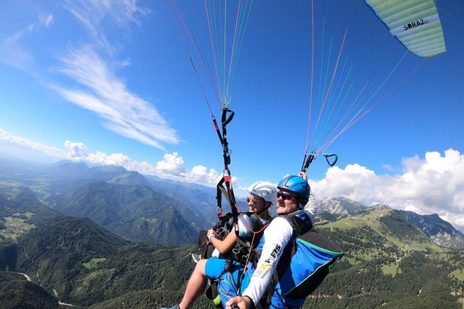 Polet z jadralnim padalom: najlepši način, da Slovenijo doživiš iz zraka