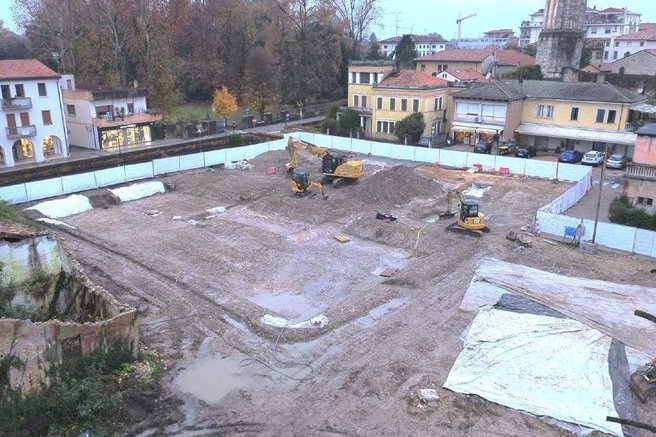 gradnja ribja trznica italija najdba ostanki zgodovina rimljani cerkev trupla kosti arheologija preteklost