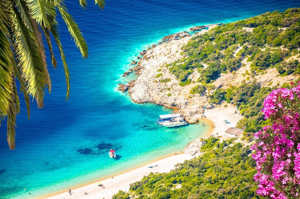 To skrito hrvaško plažo uvrščajo med najlepše v Evropi: do nje vodi strma pot, a nagrada je zares vredna (foto: Profimedia)
