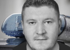 Policija na lovu za dvometrskim osumljencem umora: če ga vidite, se mu ne približujte!