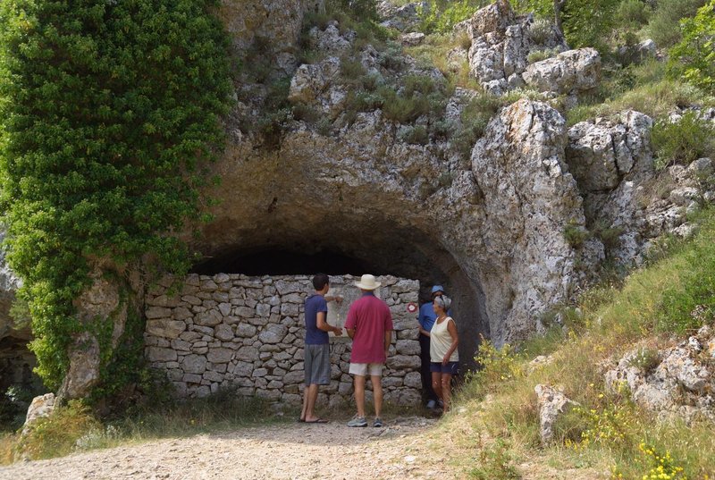 Vis otok vojaska baza Titova jama