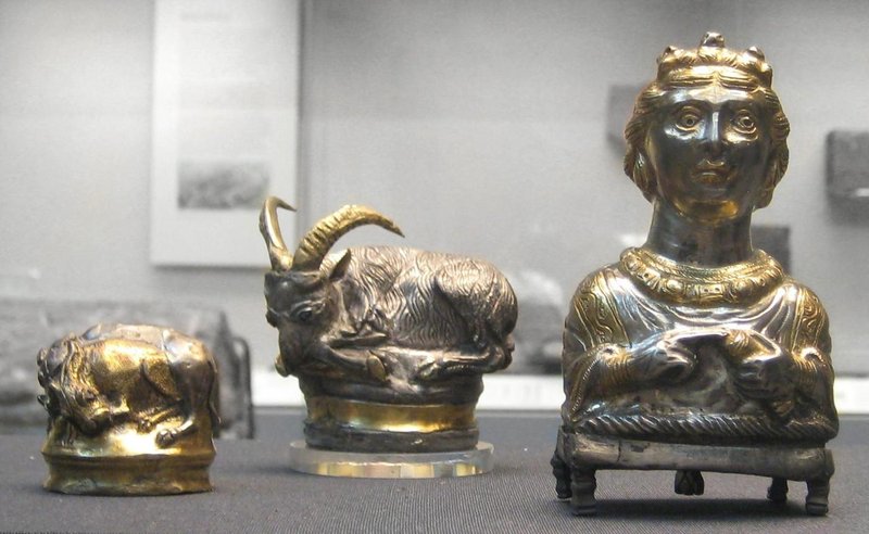 Hoxne Hoard zaklad rimljani anglija britanija preteklost najdba kladivo detektor kovin peter upokojenec zgodovina osupljivo