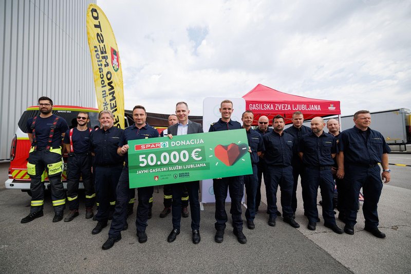 spar trgovina slovenija trgovec akcija poteza dobrodelnost pozar gasilci prispevek pohvalno