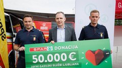 spar trgovina slovenija trgovec akcija poteza dobrodelnost pozar gasilci prispevek pohvalno