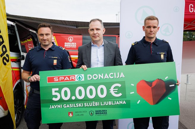 spar trgovina slovenija trgovec akcija poteza dobrodelnost pozar gasilci prispevek pohvalno