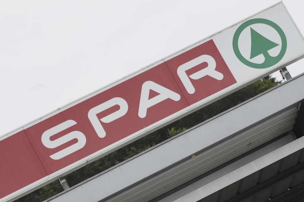 spar trgovina slovenija trgovec akcija poteza dobrodelnost pozar gasilci prispevek pohvalno