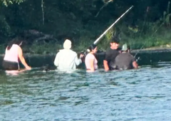 Zadnja fotografija peterice, ki je brezskrbno lovila ribe: le nekaj trenutkov pozneje se je zgodila nepredstavljiva tragedija