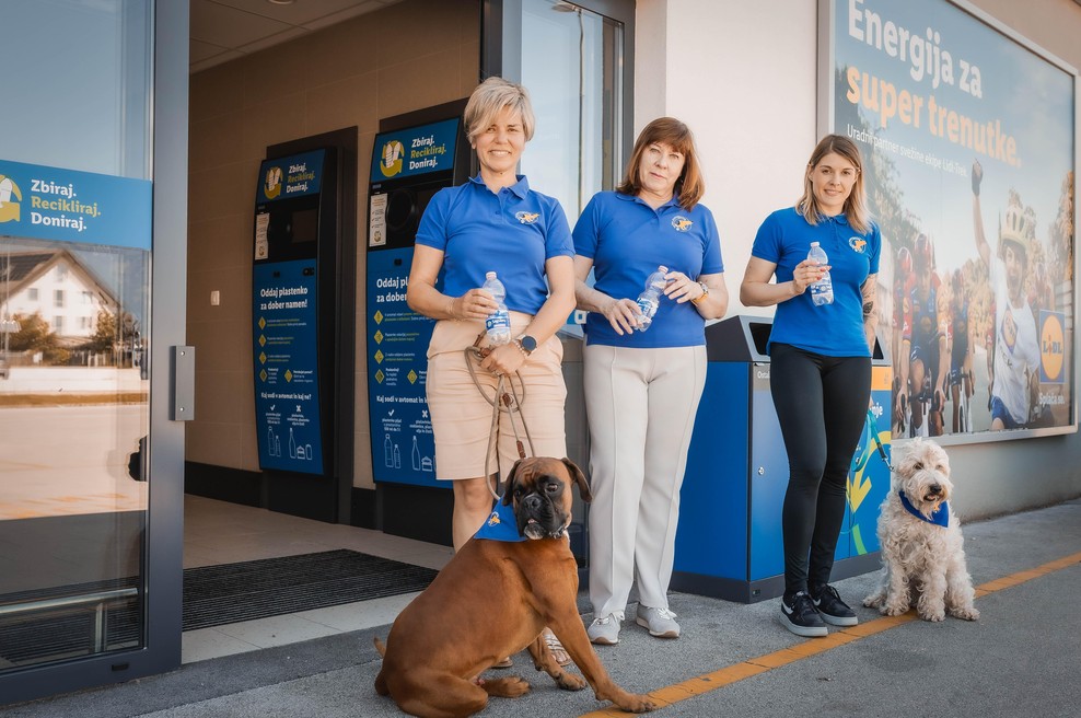 Prinesite prazne plastenke v Lidl in podprite Društvo Tačke pomagačke (foto: Lidl - MP Produkcija)
