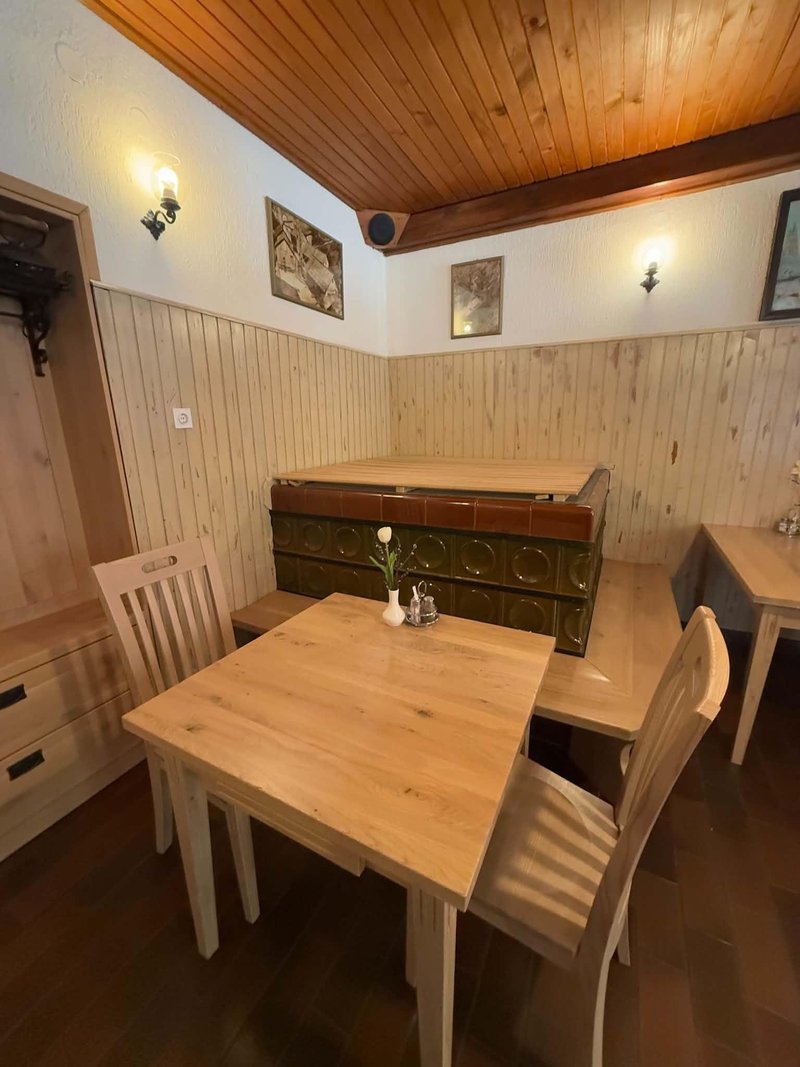 Uastaríe u Luogu Cerkljansko gostilna restavracija