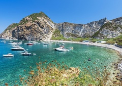 Rajski otok, ki ga večina turistov spregleda: tukaj boste našli popoln mir in nepozabne razglede (FOTO)