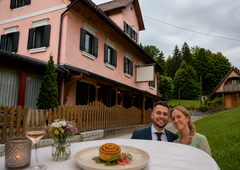 Novo poglavje za gostilno na Cerkljanskem: "Začutila sva, da je mogoče čas, da začneva pisati najino zgodbo"