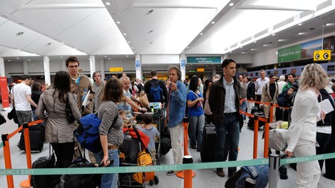 letalisce Gatwick London potniki