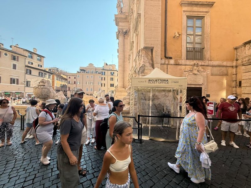 Rim turisti fontana Trevi vstopnina