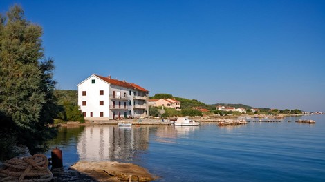 Tragedija na Pašmanu: v zalivu našli truplo 24-letnega Slovenca