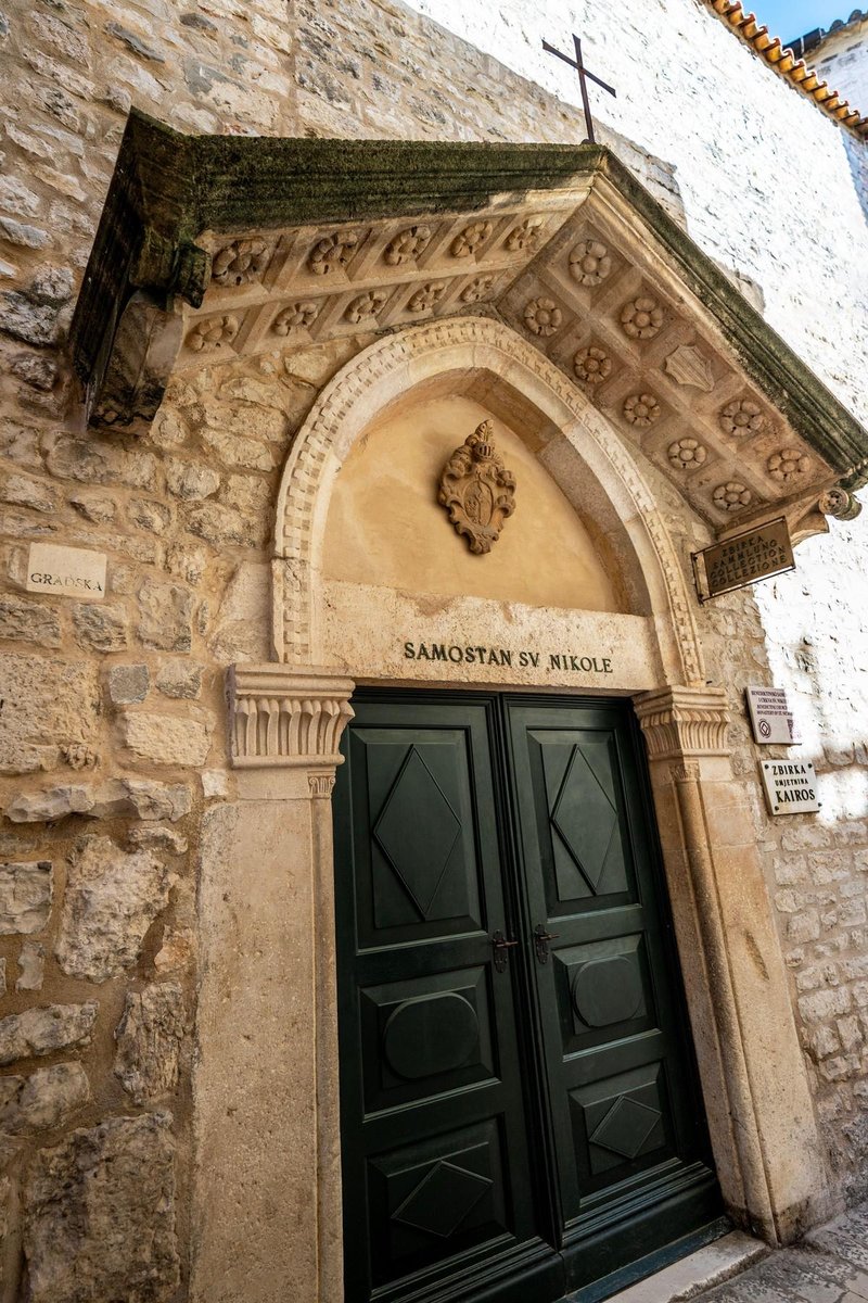 Trogir samostan sv. Nikolaja