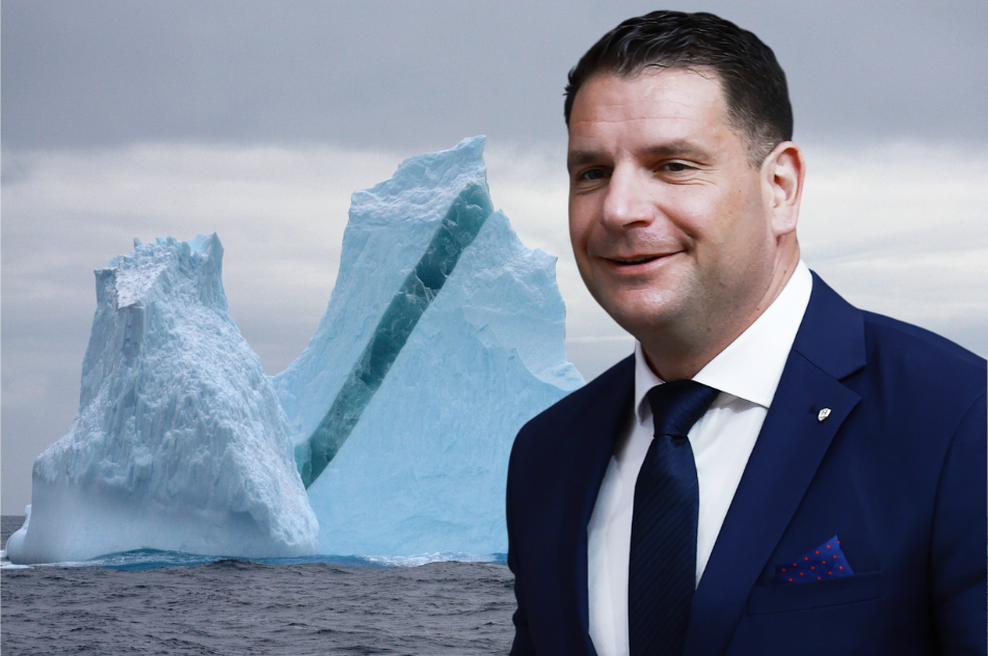 Zoran Stevanović se je v enem od svojih videoposnetkov na družbenih omrežjih oklical za ledeno goro, ki je potopila Titanik. (foto: Profimedia/Borut Živulović/Bobo/fotomontaža)