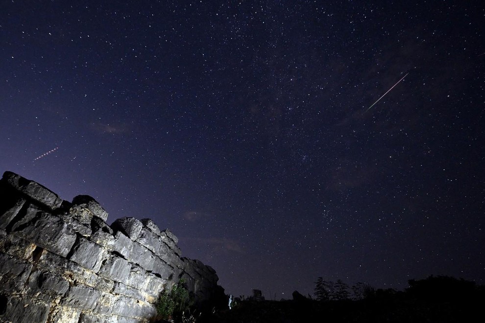 Apophis zemlja luna sonce vesolje galaksija osoncje nasa evropa narava astro