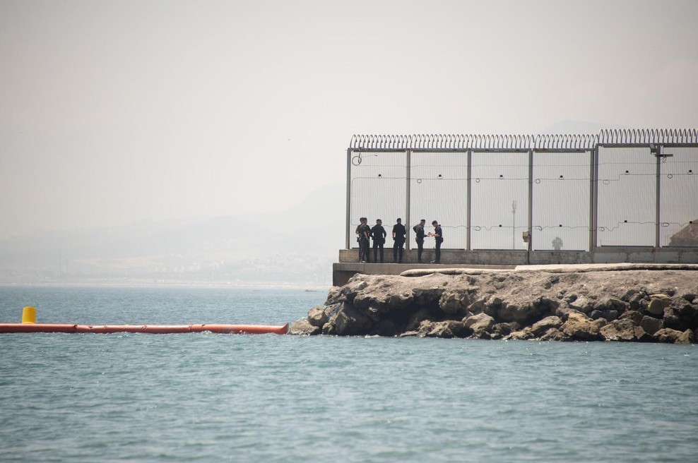 Migranti ponovno želeli vstopiti v Ceuto: oblasti so hitro ukrepale, sledilo je tole (foto: Profimedia)