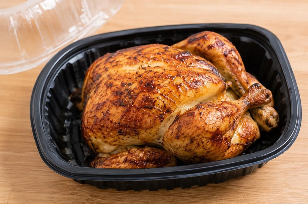 Pečen piščanec (foto: AI/ChatGPT)