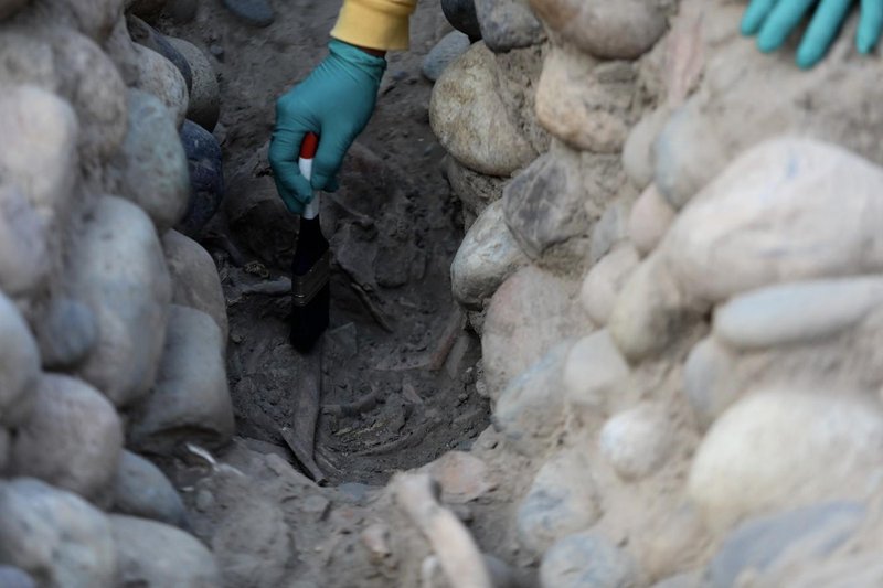 lima peru piramida okostje zrtvovanje obred kanal tihi ocean najdba arheologija odkritje zgodovina preteklost
