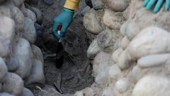 lima peru piramida okostje zrtvovanje obred kanal tihi ocean najdba arheologija odkritje zgodovina preteklost