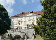 MGLC Grad Tivoli: še je čas za veliko razstavo Draga Hrvackega — na ogled je več kot 200 njegovih del