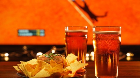 Bizaren spor: najemnik restavracije teniškega kluba ne želi streči alkohola, člani zdaj zahtevajo izselitev