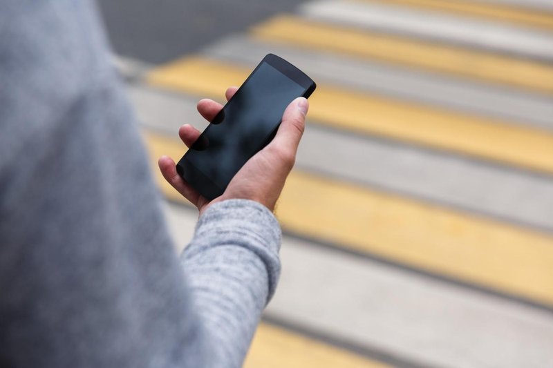 mobilni telefon cesta prehod pesec