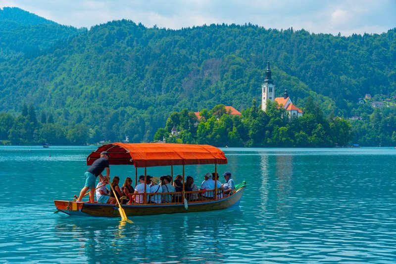 Blejsko jezero pletna turisti