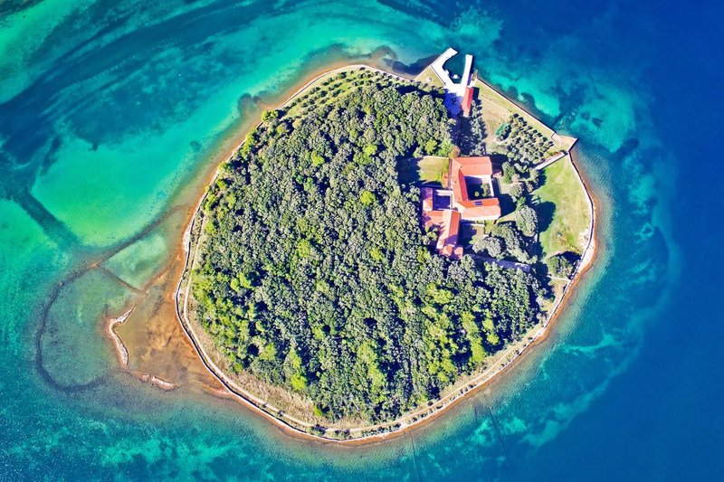 kosljun hrvaska jadransko morje jadran turizem prepoved otok krk samostan narava