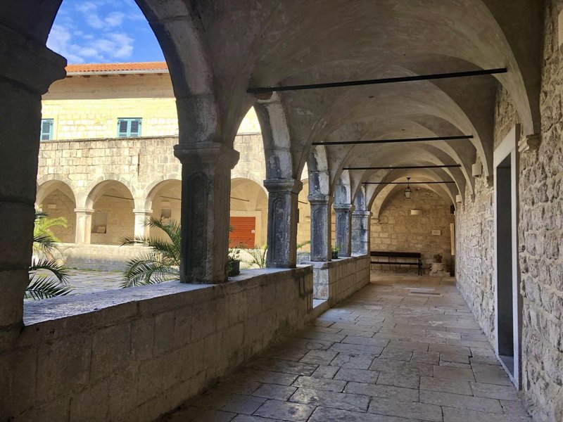kosljun hrvaska jadransko morje jadran turizem prepoved otok krk samostan narava